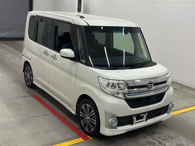 DAIHATSU TANTO 2015