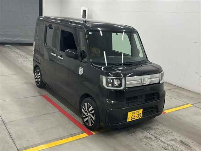 DAIHATSU WAKE 2016