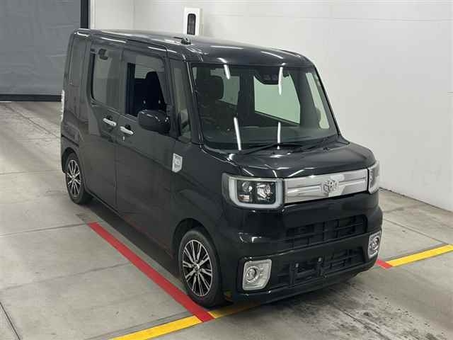 TOYOTA PIXIS MEGA 2018