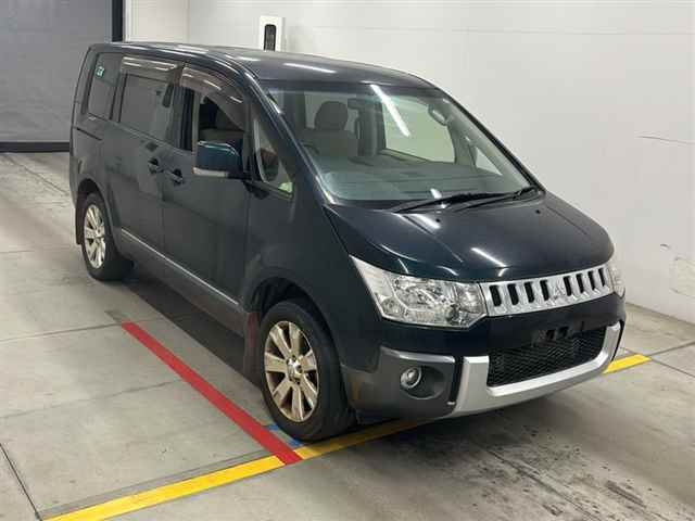 MITSUBISHI DELICA D5 2016