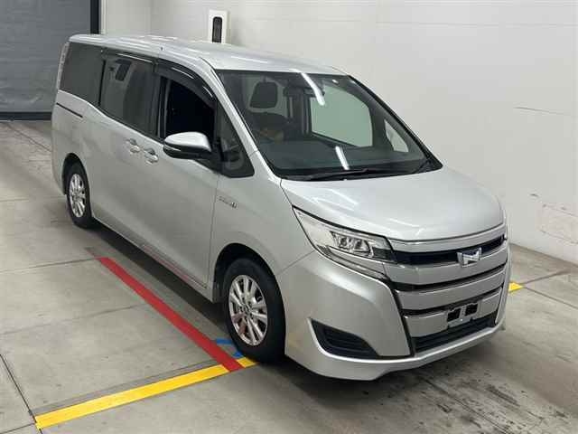 TOYOTA NOAH 2020