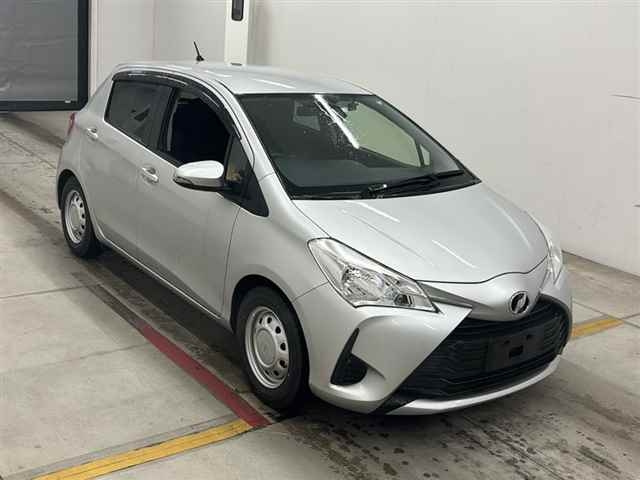 TOYOTA VITZ 2020