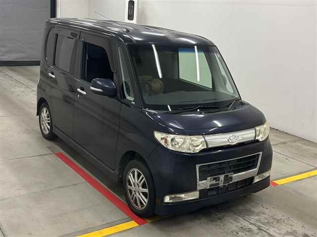 DAIHATSU TANTO 2010