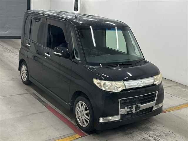 DAIHATSU TANTO 2010