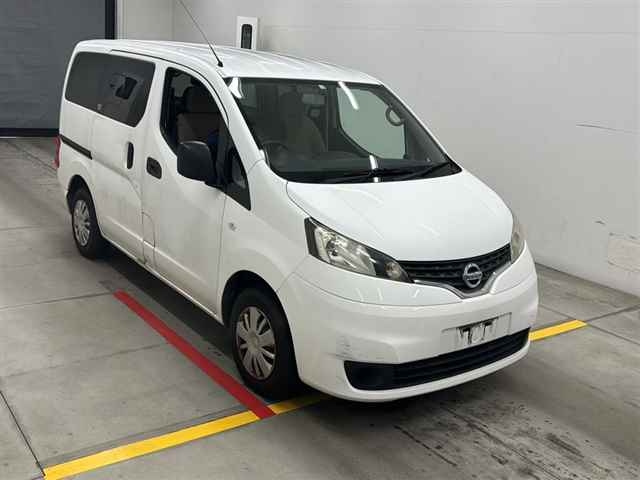 NISSAN NV200 2017