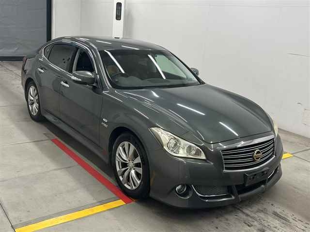 NISSAN FUGA 2010