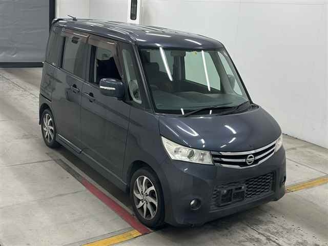 NISSAN ROOX 2010