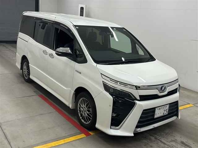 TOYOTA VOXY 2018