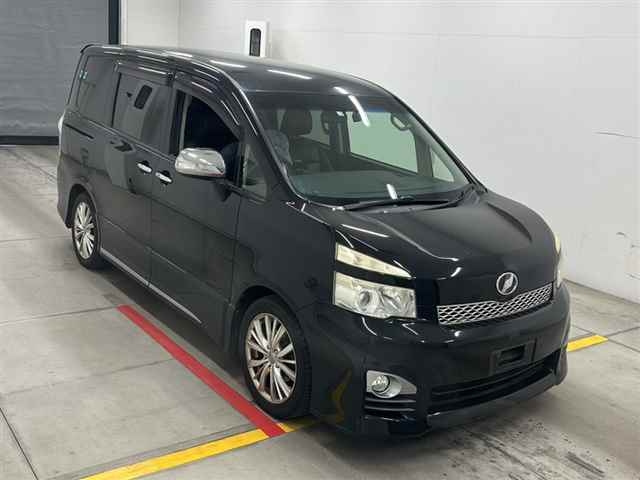 TOYOTA VOXY 2012