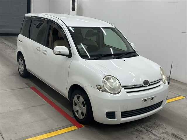 TOYOTA SIENTA 2009