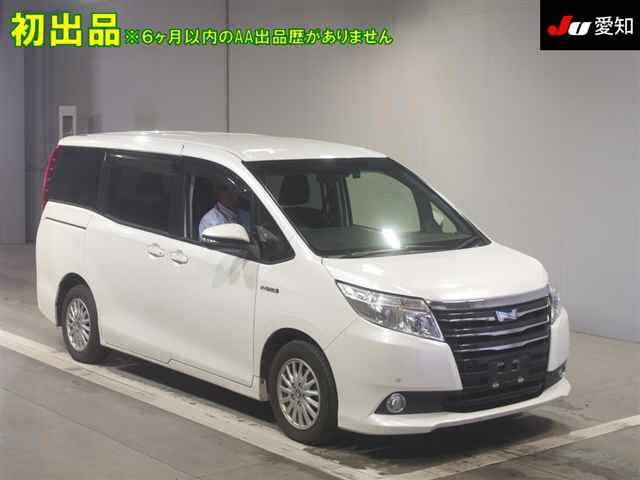 TOYOTA NOAH 2015