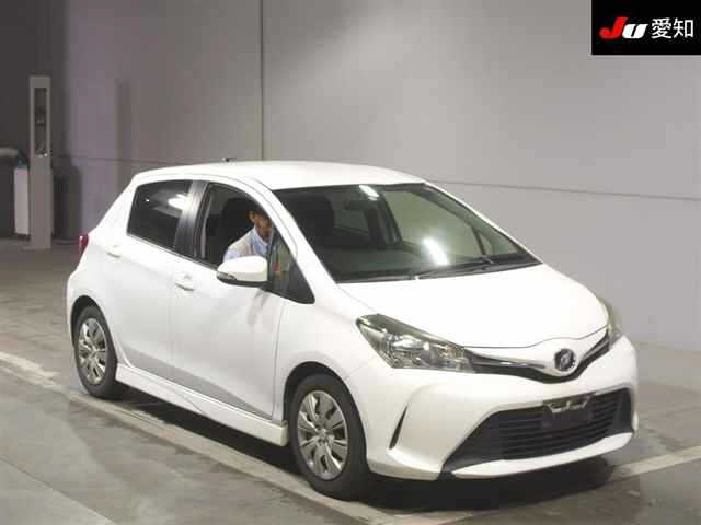 TOYOTA VITZ 2014