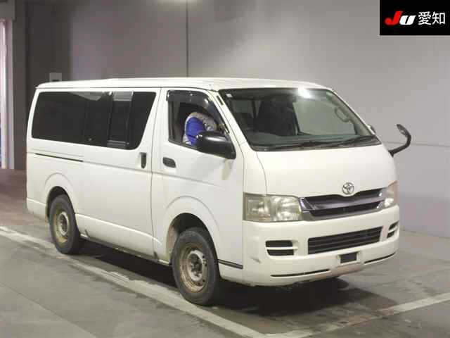 TOYOTA HIACE VAN 2010