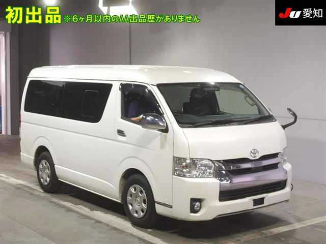 TOYOTA HIACE 2020