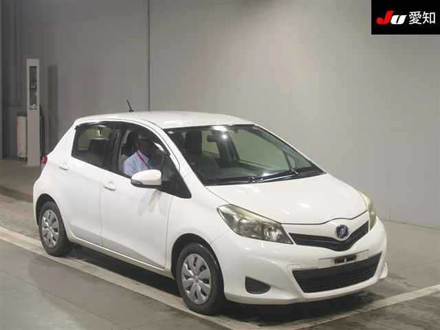 TOYOTA VITZ 2012