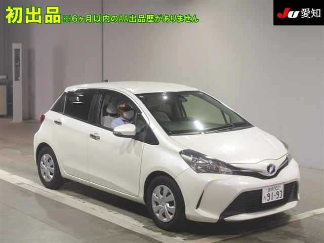 TOYOTA VITZ 2015