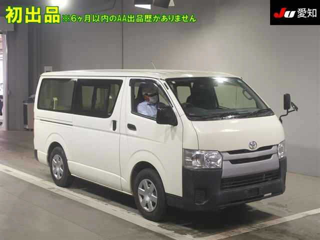 TOYOTA HIACE VAN 2018