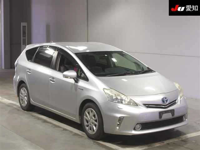 TOYOTA PRIUS ALPHA 2012