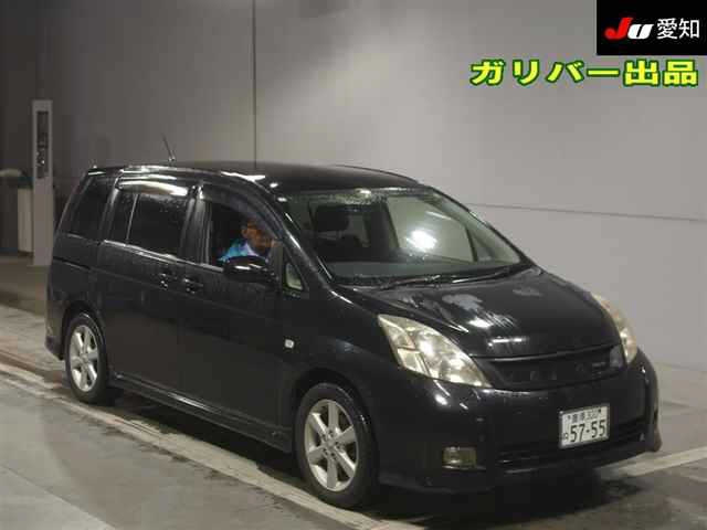 TOYOTA ISIS 2005