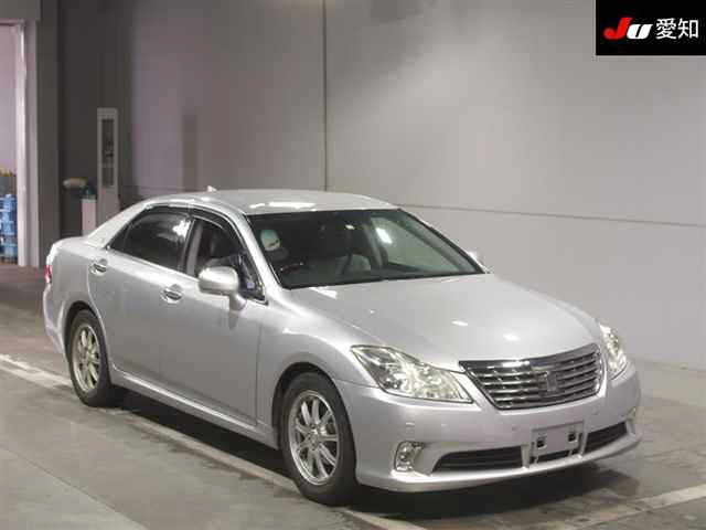 TOYOTA CROWN 2010