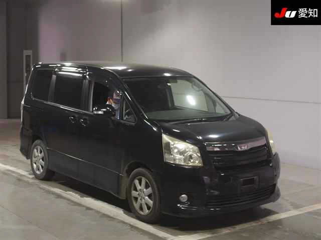 TOYOTA NOAH 2007