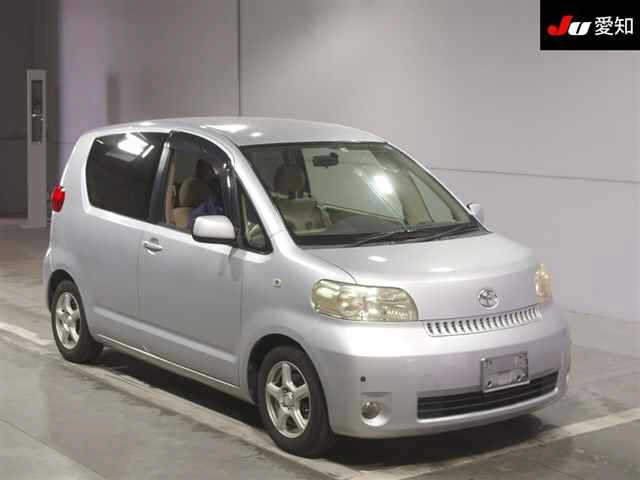 TOYOTA PORTE 2005