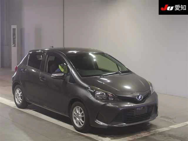 TOYOTA VITZ 2014