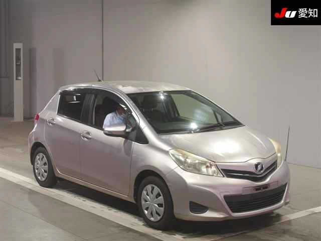 TOYOTA VITZ 2011
