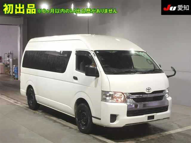 TOYOTA HIACE VAN 2021