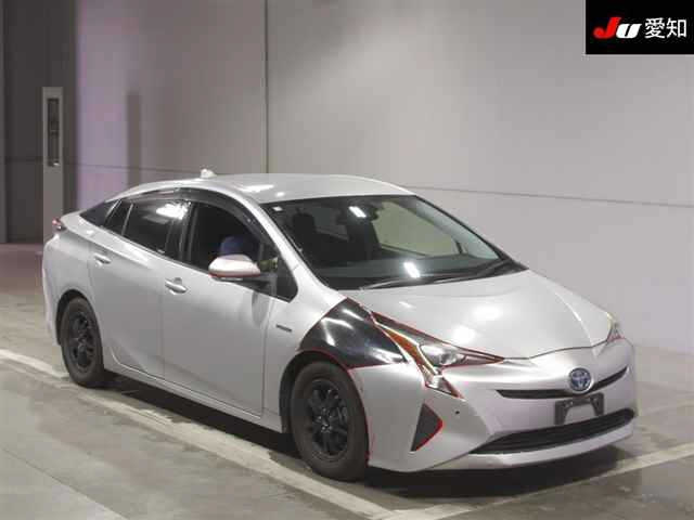 TOYOTA PRIUS 2016