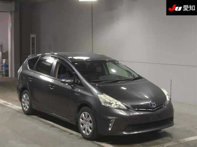 TOYOTA PRIUS ALPHA 2011