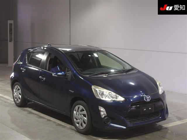 TOYOTA AQUA 2016