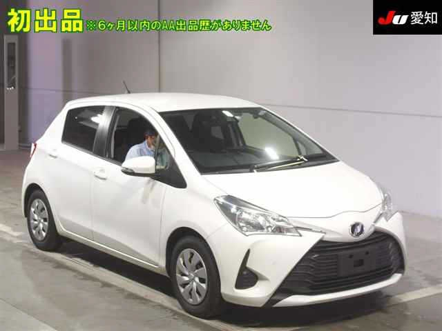 TOYOTA VITZ 2020