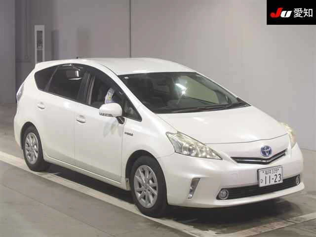 TOYOTA PRIUS ALPHA 2013