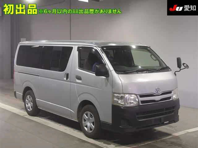 TOYOTA HIACE VAN 2011