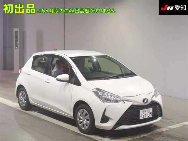 TOYOTA VITZ 2017