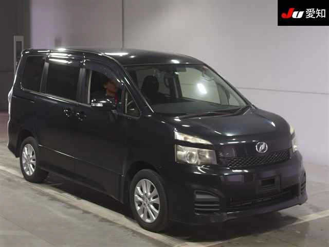 TOYOTA VOXY 2012