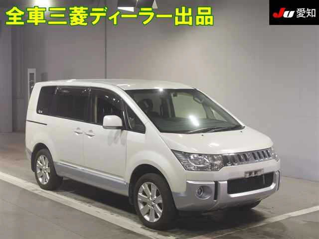 MITSUBISHI DELICA D5 2015