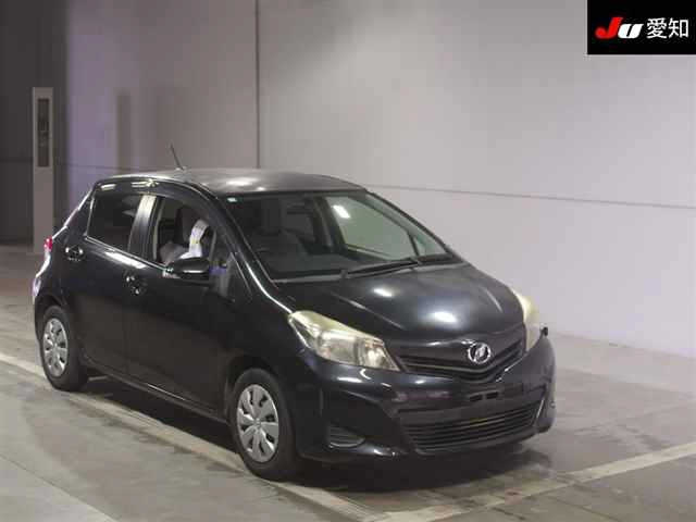 TOYOTA VITZ 2011