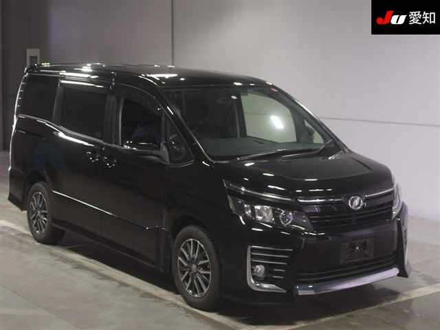 TOYOTA VOXY 2014