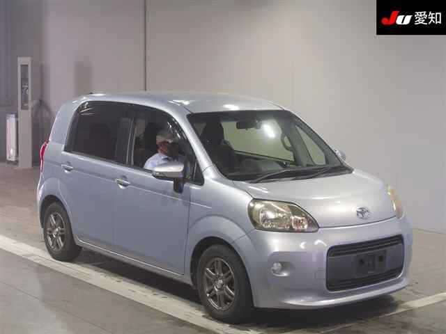 TOYOTA PORTE 2012