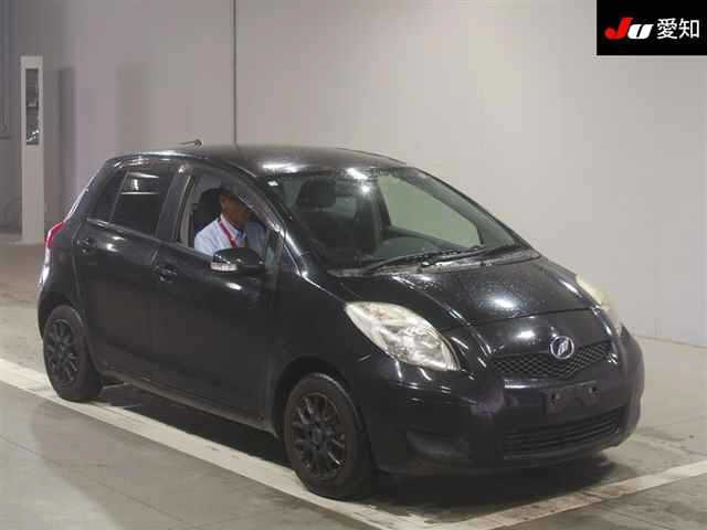 TOYOTA VITZ 2010