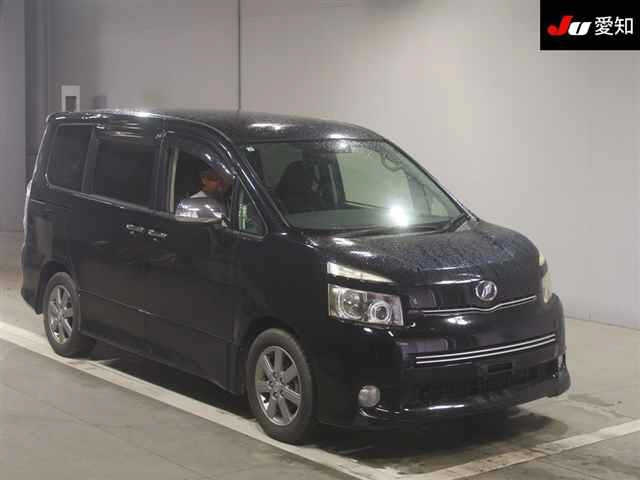 TOYOTA VOXY 2009