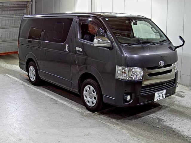TOYOTA HIACE VAN 2015