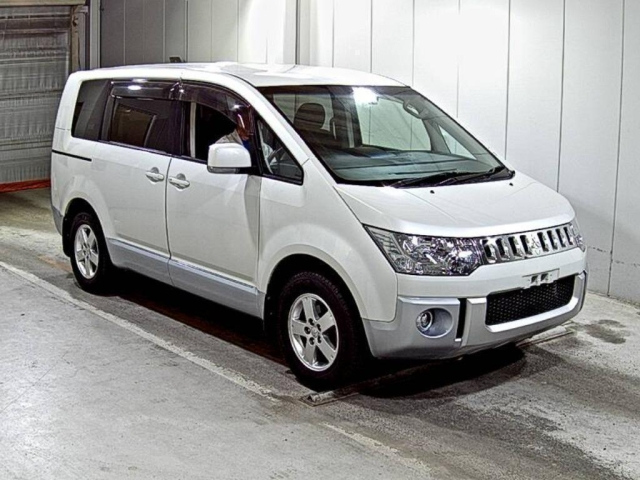 MITSUBISHI DELICA D5 2014