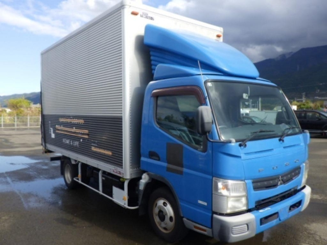 MITSUBISHI CANTER