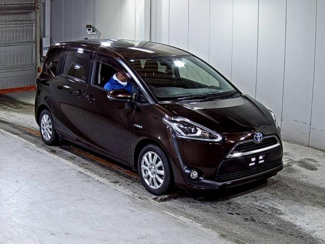 TOYOTA SIENTA 2016