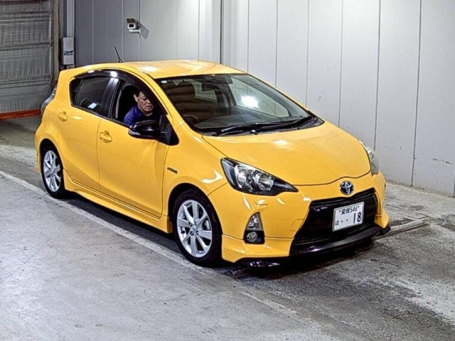 TOYOTA AQUA 2013
