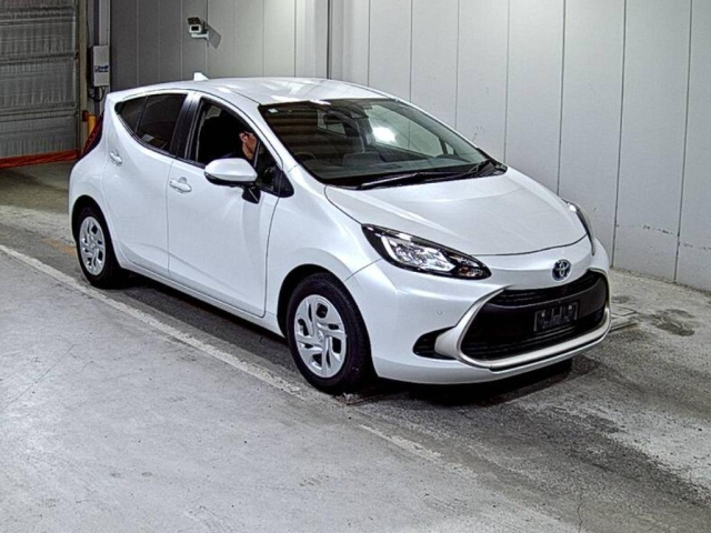 TOYOTA AQUA 2022