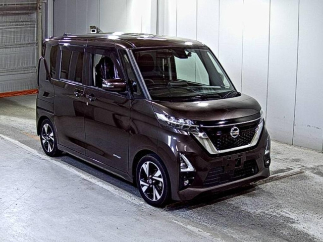 NISSAN ROOX 2021